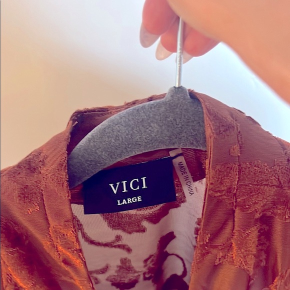 VICI Red/Rust Tie-Front Crop Blouse (L) never worn - Picture 2 of 3